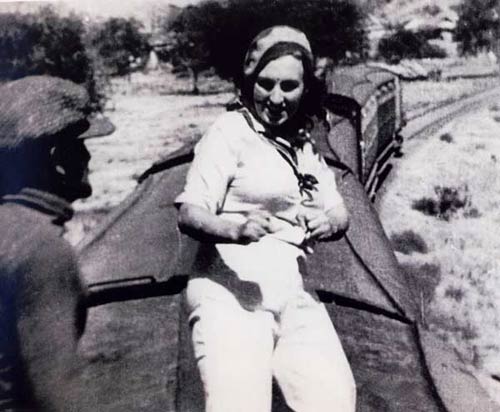 बॉलीवुड में विदेशी अभिनेत्रियों की चमक । बॉलीवुड की हॉट जोड़ी