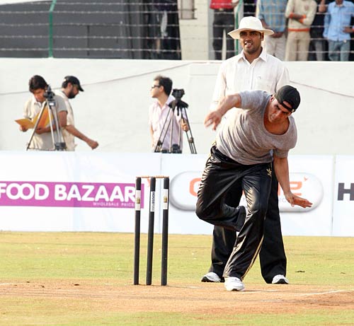 'हाउसफुल' के प्रचार में जुटे फिल्‍म के कलाकार...