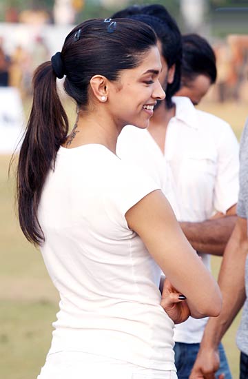 'हाउसफुल' के प्रचार में जुटे फिल्‍म के कलाकार...