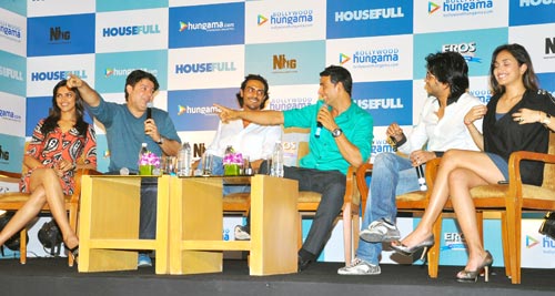 'हाउसफुल' के प्रचार में जुटे फिल्‍म के कलाकार...