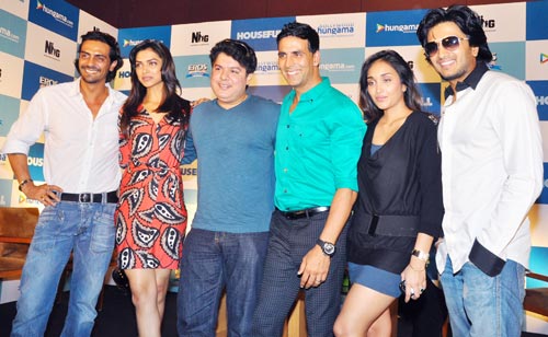 'हाउसफुल' के प्रचार में जुटे फिल्‍म के कलाकार...