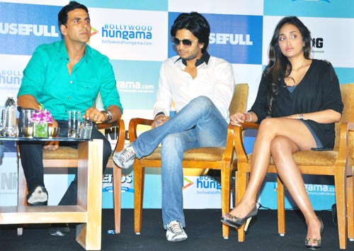 'हाउसफुल' के प्रचार में जुटे फिल्‍म के कलाकार...