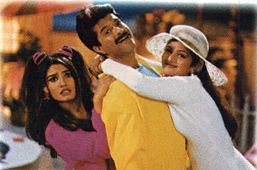 कई हसीनों के साथ रोमांस करते अभिनेता । हसीनाओं का जलवा