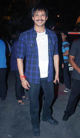 मिस इंडिया कॉन्‍टेस्‍ट 2010 में पहुंचे सितारे...