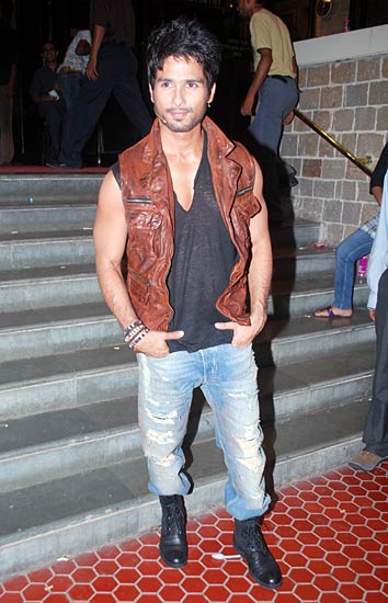 मिस इंडिया कॉन्‍टेस्‍ट 2010 में पहुंचे सितारे...