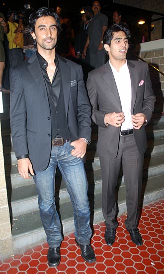 मिस इंडिया कॉन्‍टेस्‍ट 2010 में पहुंचे सितारे...