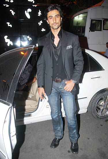 मिस इंडिया कॉन्‍टेस्‍ट 2010 में पहुंचे सितारे...