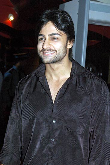 मुंबई में फ़िल्म 'चेज' का भव्य प्रीमियर...