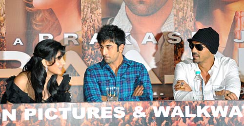 कैटरीना और रणबीर का मीडिया के सामने 'राजनीति'