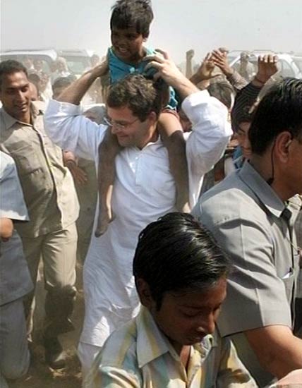 युवाओं के स्टाइल आइकॉन हैं राहुल गांधी...