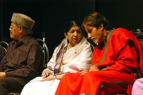 देखें बॉलीवुड की अनदेखी तस्‍वीरें  |  हॉट आइटम गर्ल