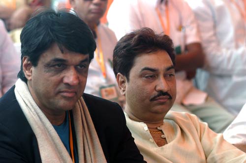 देखें बॉलीवुड की अनदेखी तस्‍वीरें  |  हॉट आइटम गर्ल