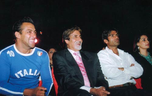 देखें बॉलीवुड की अनदेखी तस्‍वीरें  |  हॉट आइटम गर्ल