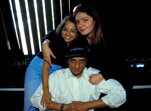 देखें बॉलीवुड की अनदेखी तस्‍वीरें  |  हॉट आइटम गर्ल