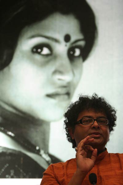 देखें बॉलीवुड की अनदेखी तस्‍वीरें  |  हॉट आइटम गर्ल