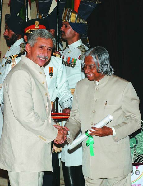 देखें बॉलीवुड की अनदेखी तस्‍वीरें  |  हॉट आइटम गर्ल