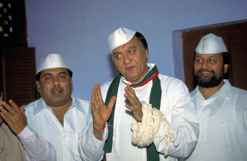 देखें बॉलीवुड की अनदेखी तस्‍वीरें  |  हॉट आइटम गर्ल