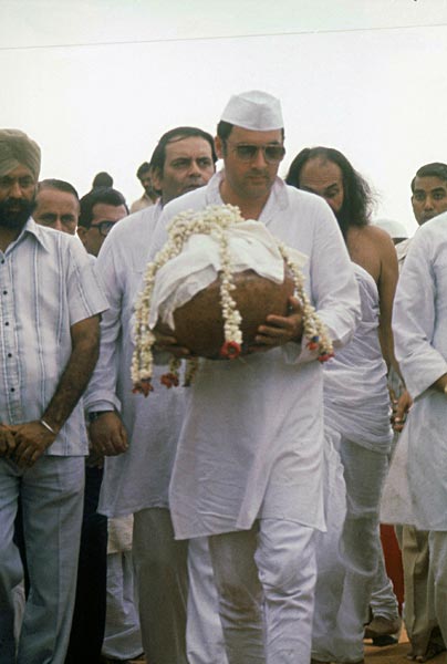 युवा सोच के नौजवान नेता थे राजीव | एक अधूरी यात्रा