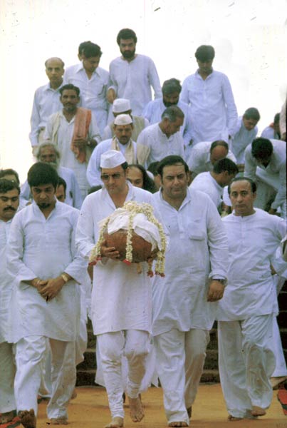 युवा सोच के नौजवान नेता थे राजीव | एक अधूरी यात्रा