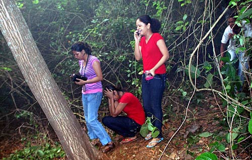 मैंगलोर में हुए विमान हादसे की तस्‍वीरें
