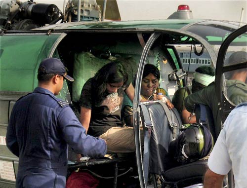 पश्चिम बंगाल में नक्‍सलियों ने ट्रेन को बनाया निशाना