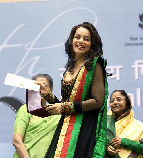 कितने पढ़े-लिखे हैं आपके चहेते बॉलीवुड सितारे...