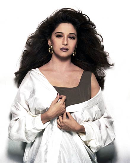 कितने पढ़े-लिखे हैं आपके चहेते बॉलीवुड सितारे...