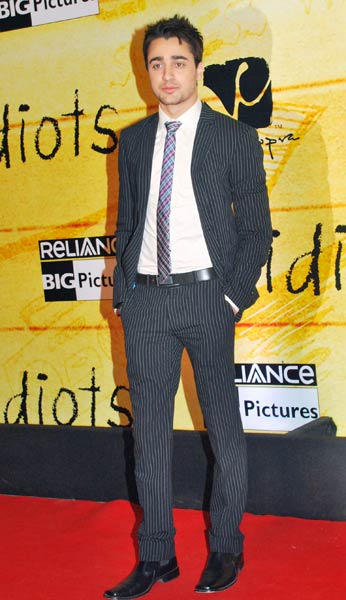 कितने पढ़े-लिखे हैं आपके चहेते बॉलीवुड सितारे...