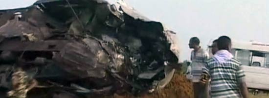 पश्चिम बंगाल में नक्‍सलियों ने ट्रेन को बनाया निशाना