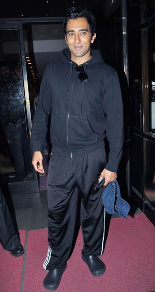 'आई एम शी' का ग्रैंड फिनाले । मेकअप के बिना अभिनेत्री