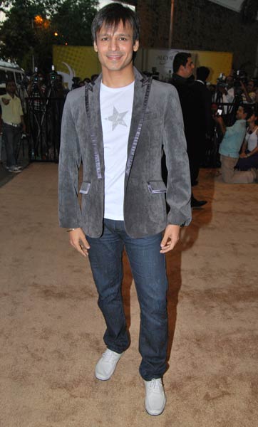 'आई एम शी' का ग्रैंड फिनाले । मेकअप के बिना अभिनेत्री