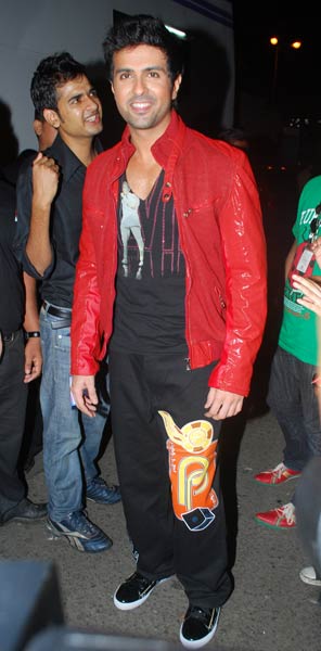 'आई एम शी' का ग्रैंड फिनाले । मेकअप के बिना अभिनेत्री