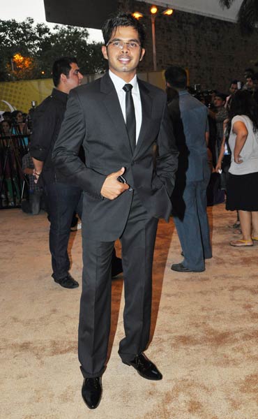 'आई एम शी' का ग्रैंड फिनाले । मेकअप के बिना अभिनेत्री