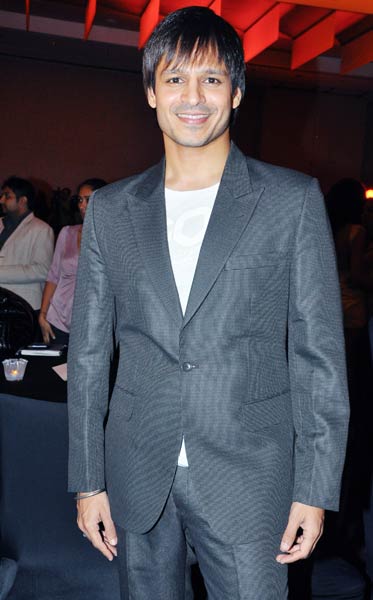 'आई एम शी' का ग्रैंड फिनाले । मेकअप के बिना अभिनेत्री