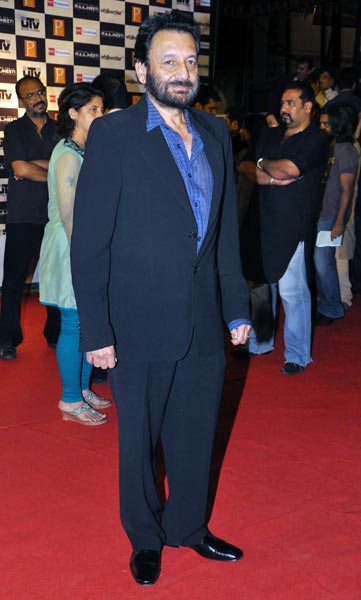 फिल्‍म राजनीति के प्रीमियर पर जुटे सितारे...