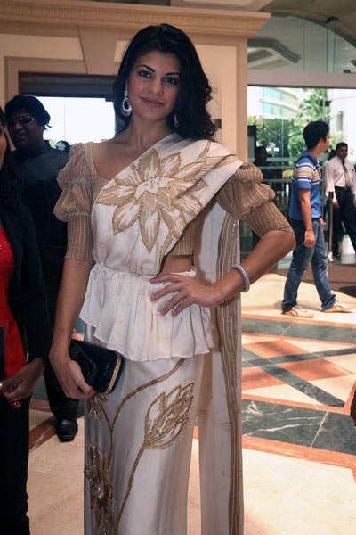 सितारों से सजी आइफा पुरस्‍कार समारोह की महफिल...