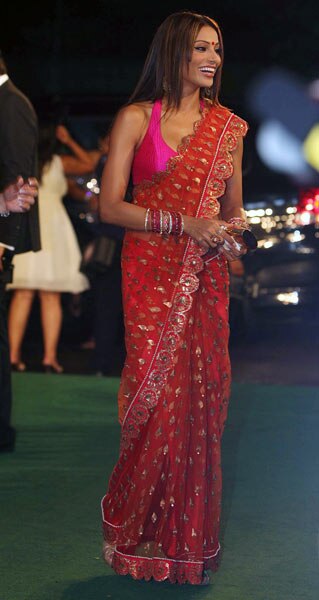 सितारों से सजी आइफा पुरस्‍कार समारोह की महफिल...