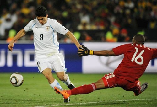 मेजबान दक्षिण अफ्रीका को उरूग्वे से मिली शिकस्त