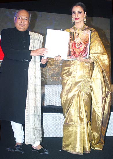 'चेहरे' के बहाने रेखा व जया ने मिलाए दिल...