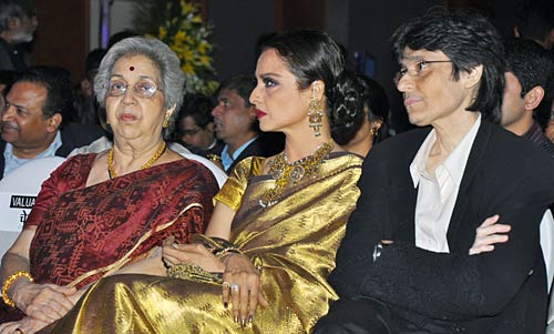 'चेहरे' के बहाने रेखा व जया ने मिलाए दिल...