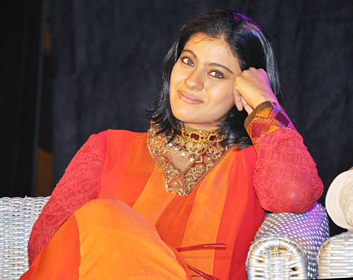 'चेहरे' के बहाने रेखा व जया ने मिलाए दिल...