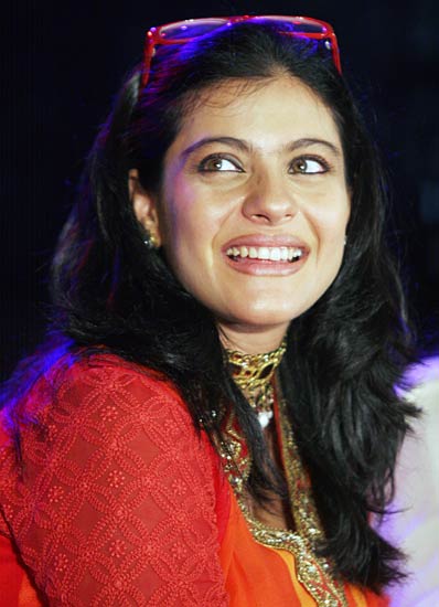 'चेहरे' के बहाने रेखा व जया ने मिलाए दिल...