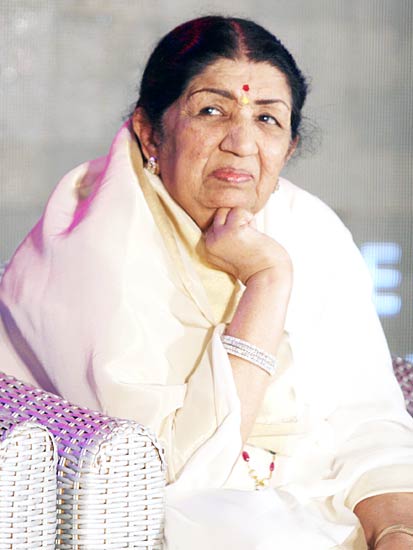 'चेहरे' के बहाने रेखा व जया ने मिलाए दिल...