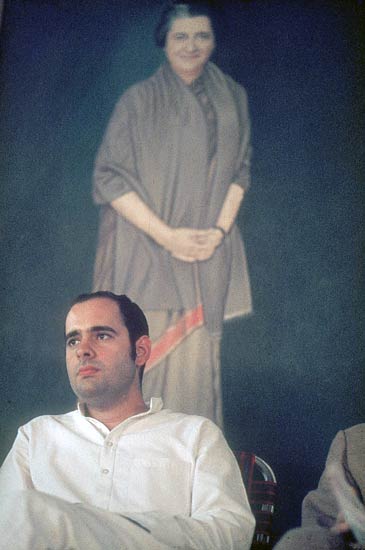 सत्ता और सियासत की धुरी थे संजय गांधी