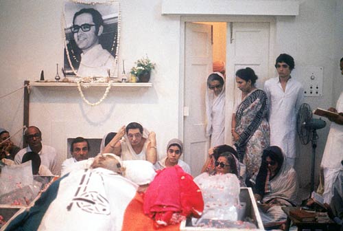 सत्ता और सियासत की धुरी थे संजय गांधी