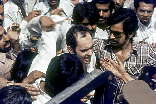 सत्ता और सियासत की धुरी थे संजय गांधी