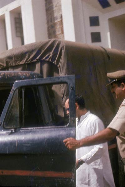 सत्ता और सियासत की धुरी थे संजय गांधी