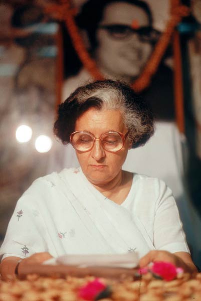 सत्ता और सियासत की धुरी थे संजय गांधी