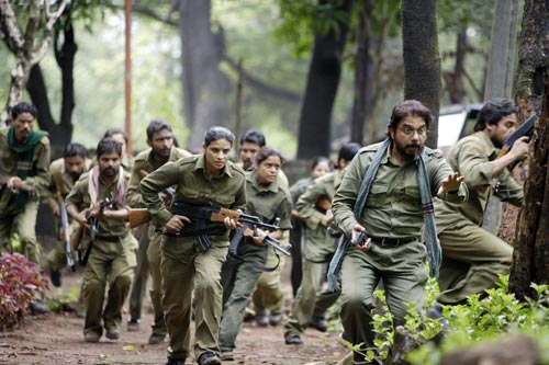 नक्‍सली समस्‍या पर 'रेड अलर्ट'  । बिपाशा की हॉट तस्‍वीरें