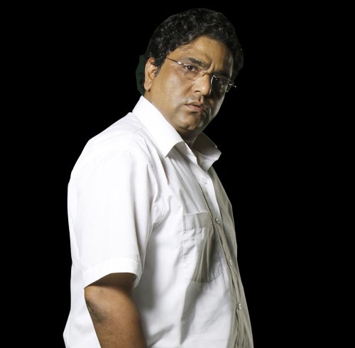 नक्‍सली समस्‍या पर 'रेड अलर्ट'  । बिपाशा की हॉट तस्‍वीरें